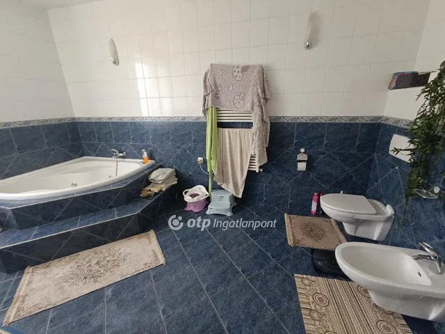 Eladó ház Szigetmonostor 345 nm