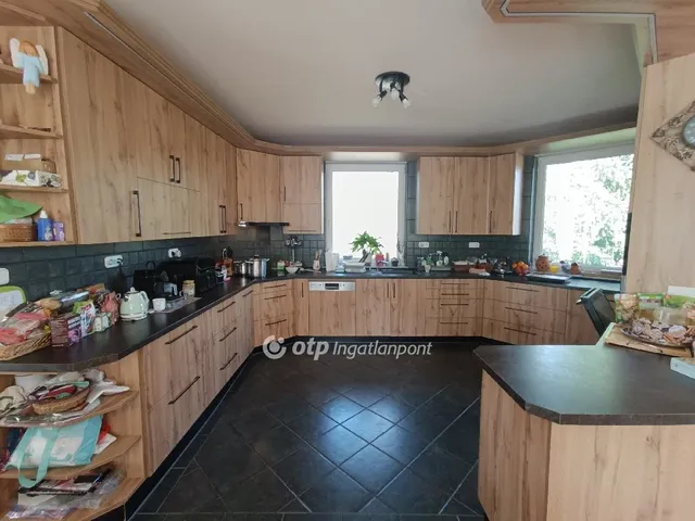 Eladó ház Szigetmonostor 345 nm