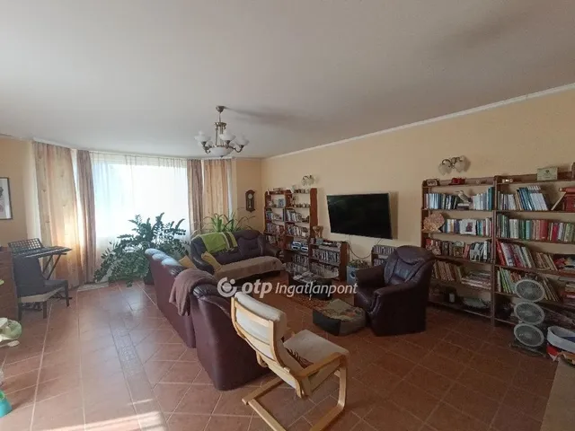 Eladó ház Szigetmonostor 345 nm