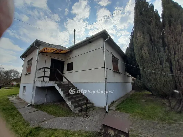 Eladó ház Szomor 90 nm