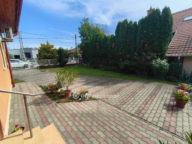 Eladó ház Kápolnásnyék 220 nm