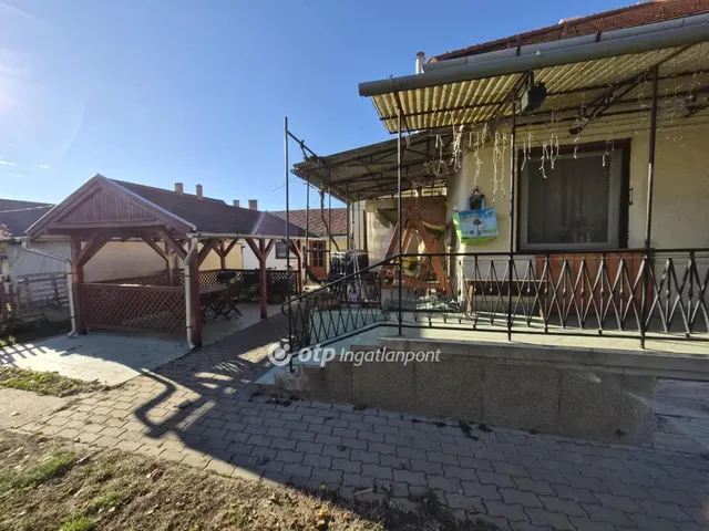 Eladó ház Ercsi 94 nm