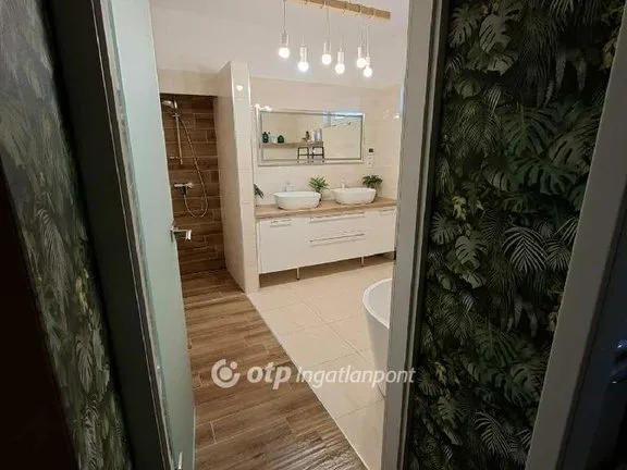 Eladó ház Szár 187 nm