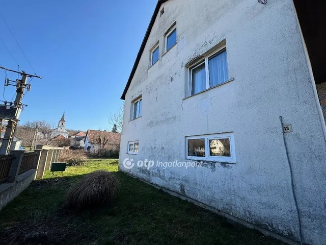 Eladó ház Vértesacsa 180 nm