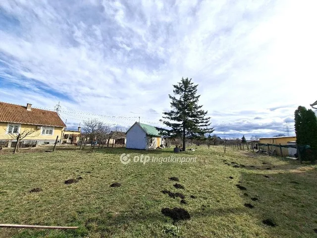 Eladó telek Ráckeresztúr 989 nm