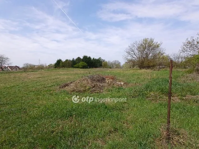 Eladó telek Taksony 4440 nm
