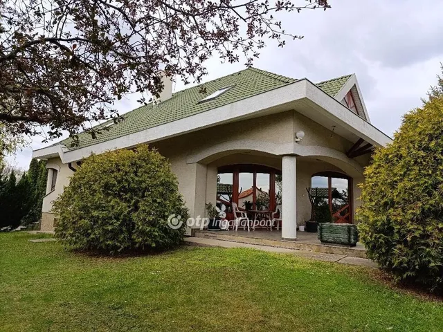 Eladó ház Érd, Parkváros 310 nm