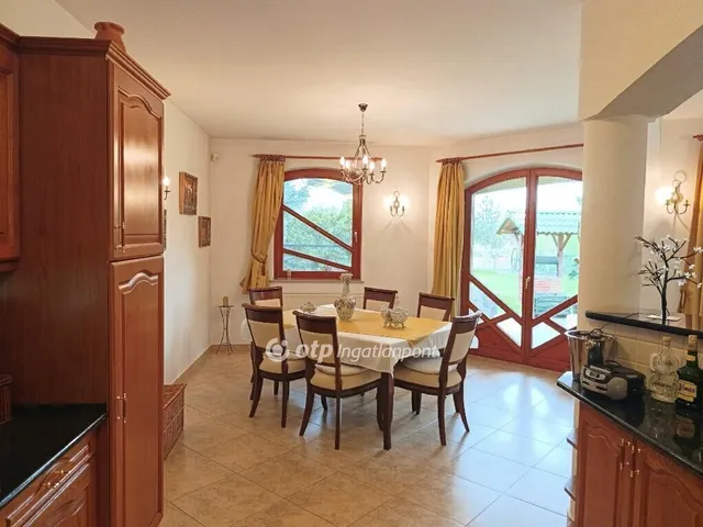 Eladó ház Érd, Parkváros 310 nm