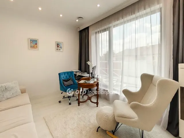 Eladó ház Martonvásár 271 nm
