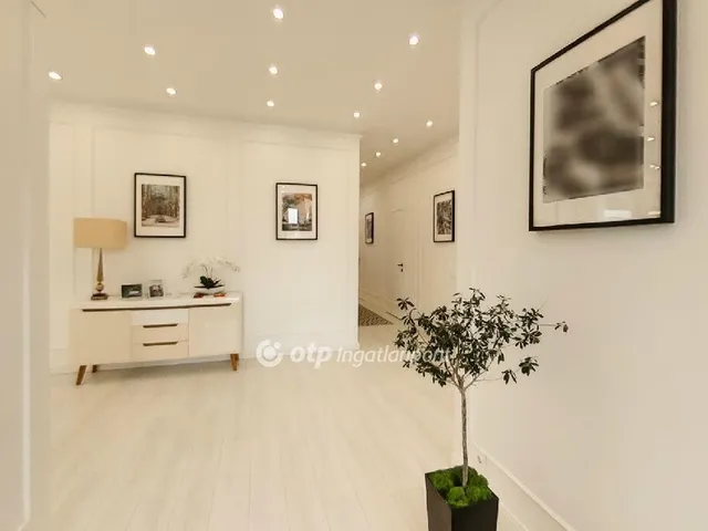 Eladó ház Martonvásár 271 nm