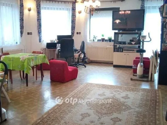 Eladó ház Érd, Parkváros 253 nm