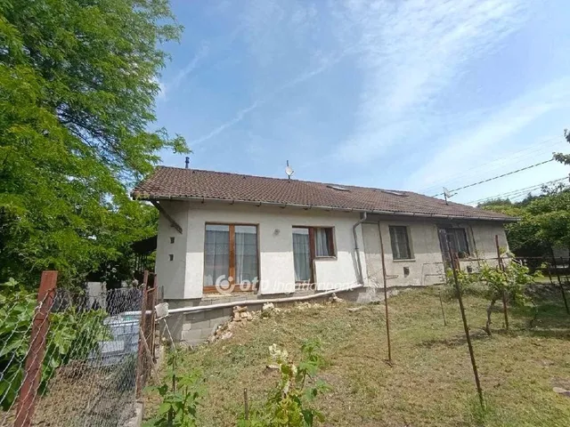Eladó ház Érd, Dombosváros 209 nm
