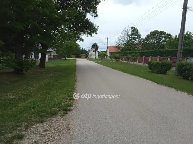 Eladó telek Martonvásár 819 nm