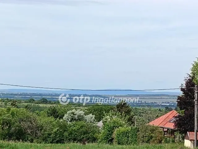 Eladó telek Budajenő 724 nm