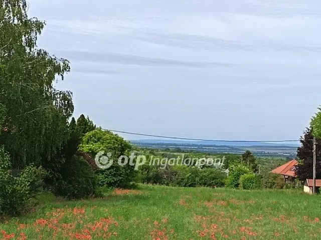 Eladó telek Budajenő 724 nm