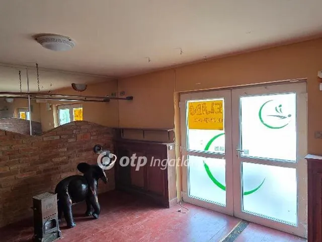 Eladó kereskedelmi és ipari ingatlan Érd 29 nm