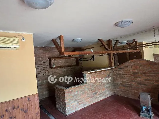 Eladó kereskedelmi és ipari ingatlan Érd 29 nm