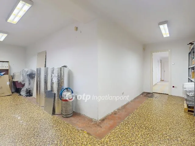 Eladó kereskedelmi és ipari ingatlan Budapest X. kerület 238 nm