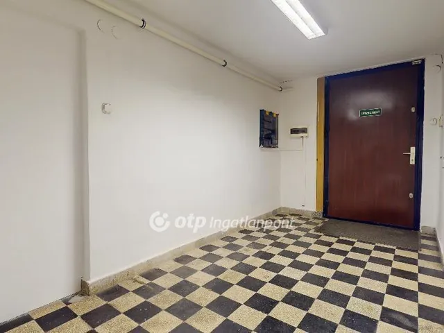Eladó kereskedelmi és ipari ingatlan Budapest X. kerület 238 nm