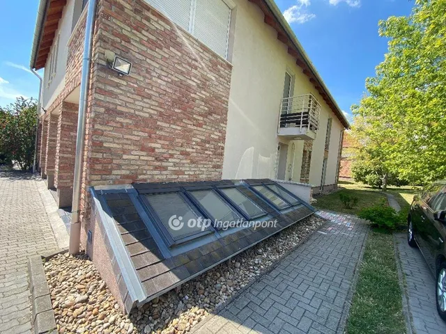 Eladó kereskedelmi és ipari ingatlan Budapest XXII. kerület, Budatétény 40 nm