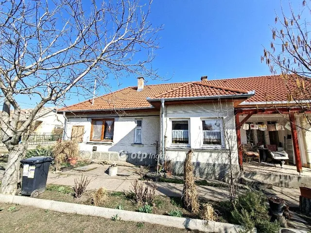 Eladó ház Ráckeresztúr 130 nm
