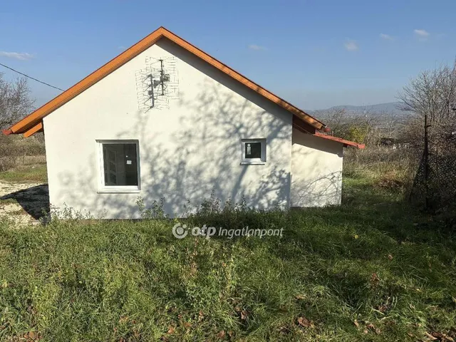 Eladó nyaraló Tata 36 nm