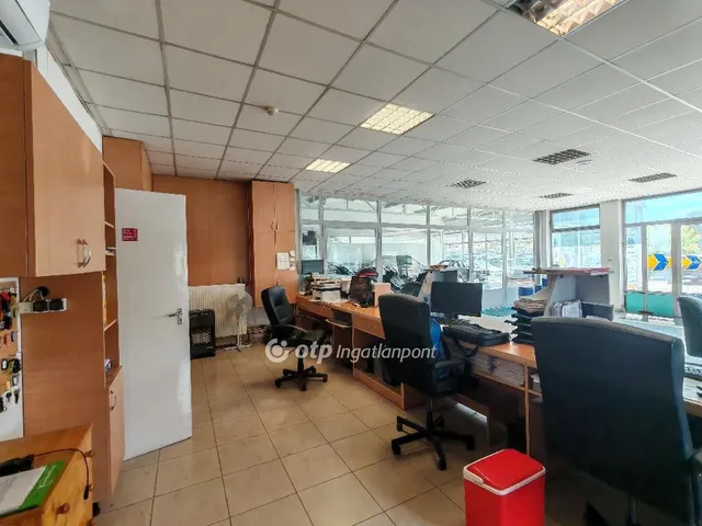 Eladó kereskedelmi és ipari ingatlan Tata 344 nm