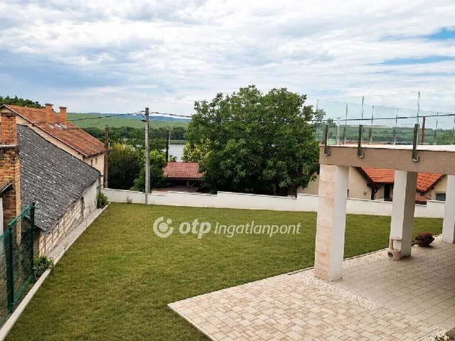 Eladó ház Biatorbágy 180 nm