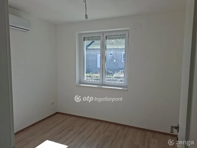 Eladó ház Kulcs 130 nm