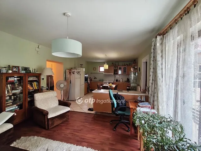 Eladó lakás Beloiannisz 100 nm