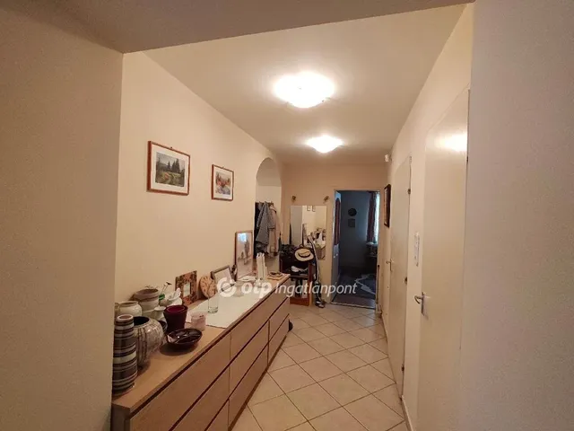 Eladó lakás Beloiannisz 100 nm