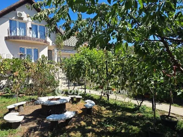 Eladó ház Budaörs 262 nm