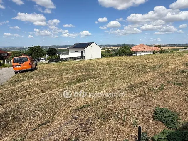 Eladó telek Budajenő 1165 nm