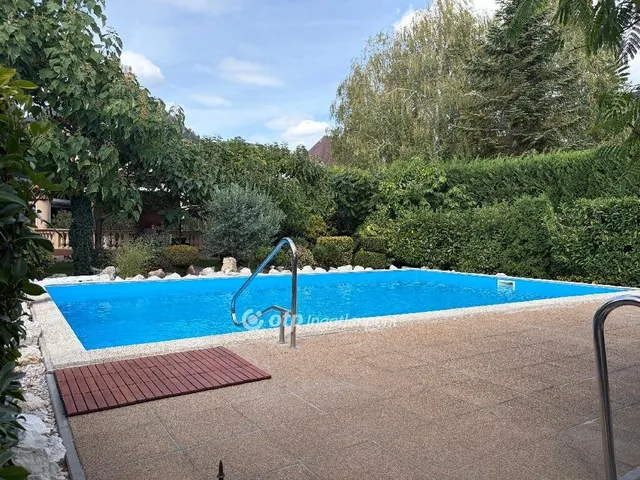 Eladó ház Budaörs 260 nm