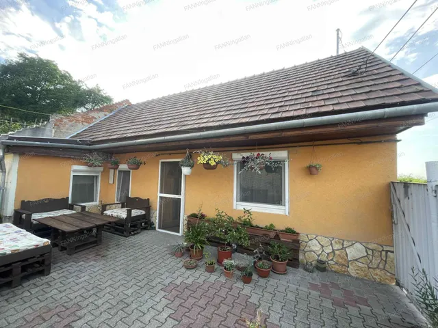 Eladó ház Dorog 43 nm