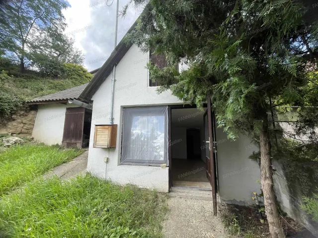 Eladó ház Csolnok 33 nm