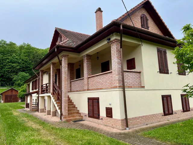 Eladó ház Váraszó 291 nm