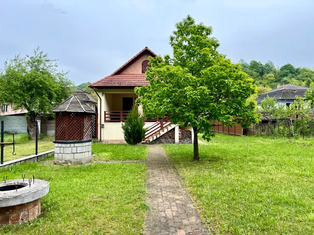 Eladó ház Váraszó 291 nm