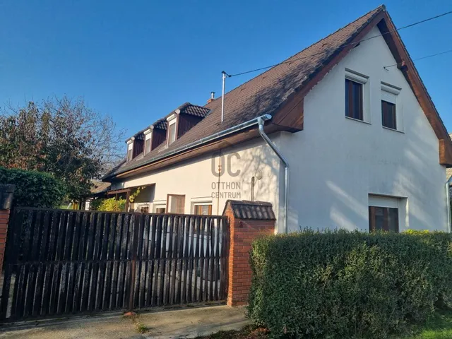 Eladó ház Balatonkenese 142 nm