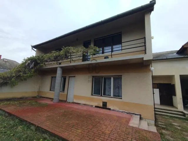 Eladó ház Balatonszemes 200 nm