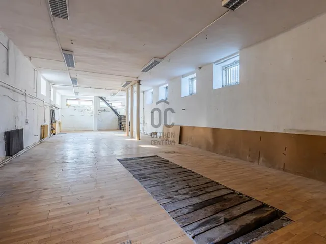 Kiadó kereskedelmi és ipari ingatlan Budapest XV. kerület, Rákospalota 468 nm