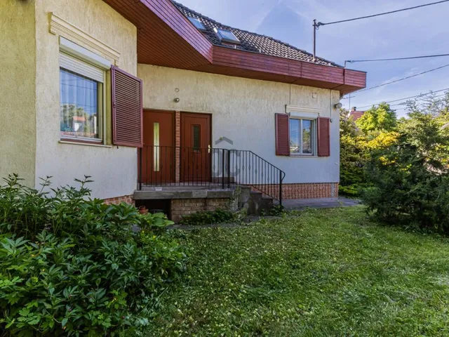Eladó ház Budakalász 260 nm