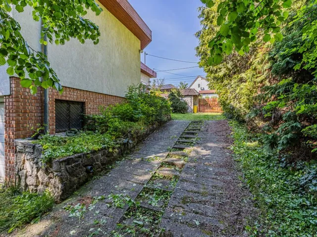 Eladó ház Budakalász 260 nm