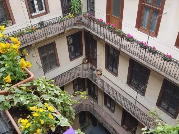 Eladó lakás Budapest VI. kerület, Nagykörúton belüli terület 74 nm