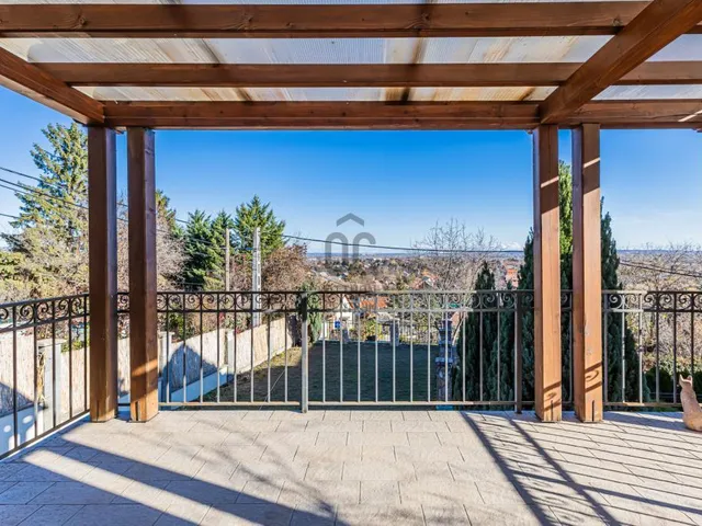 Eladó ház Budakalász 134 nm