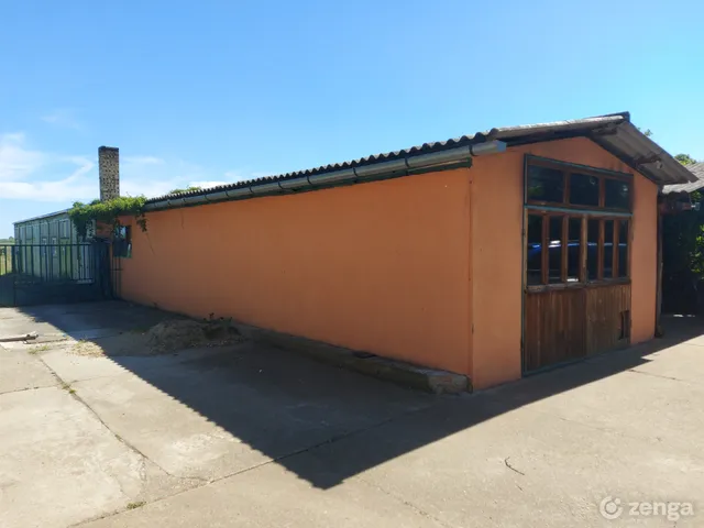 Eladó kereskedelmi és ipari ingatlan Zsámbok 300 nm