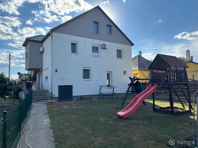 Eladó ház Dunaföldvár 230 nm