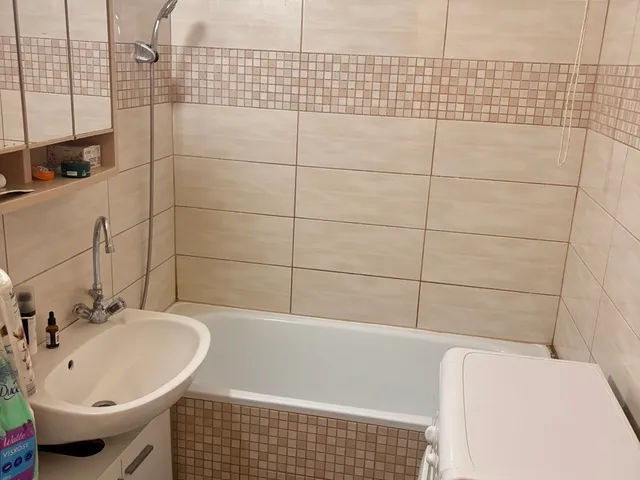 Eladó lakás Pécs, Uránváros 37 nm