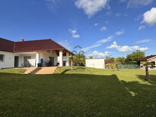 Eladó ház Vonyarcvashegy 142 nm