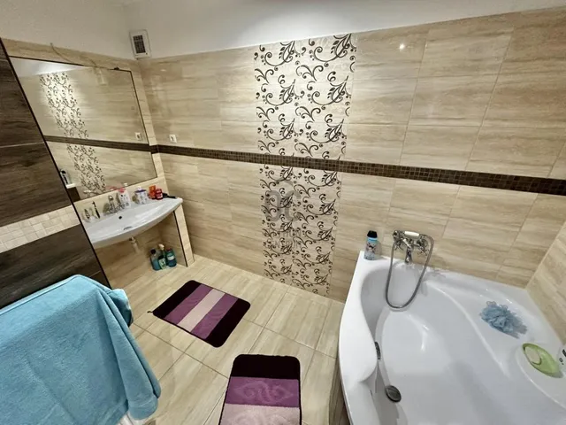 Eladó ház Kiskutas 140 nm